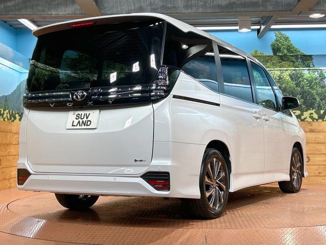 TOYOTA VOXY HYBRID 2026 Image 31