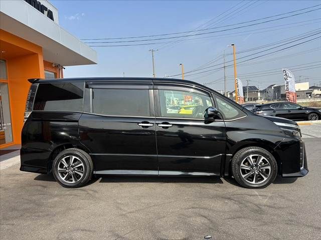 TOYOTA VOXY 2018 Image 31