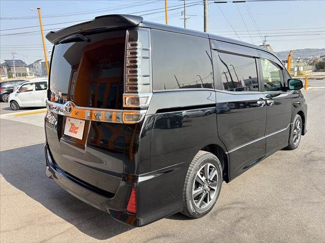 TOYOTA VOXY 2018 Image 31