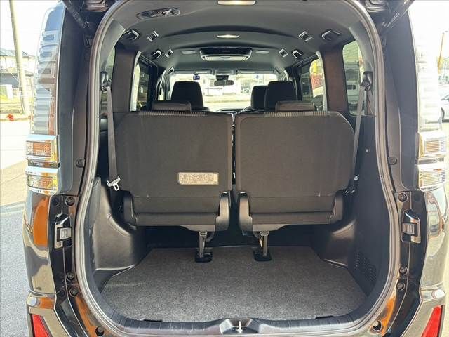 TOYOTA VOXY 2018 Image 31