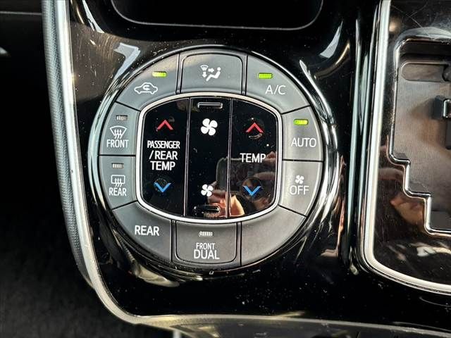 TOYOTA VOXY 2018 Image 31