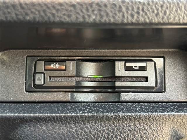 TOYOTA VOXY 2018 Image 31