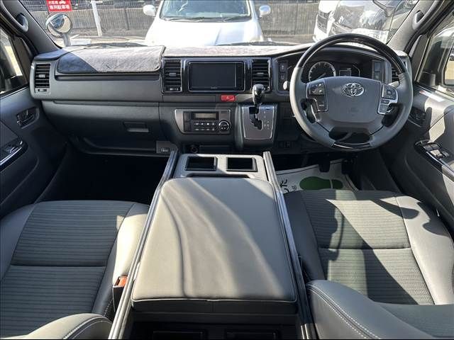 TOYOTA HIACE VAN 2WD 2025 Image 31