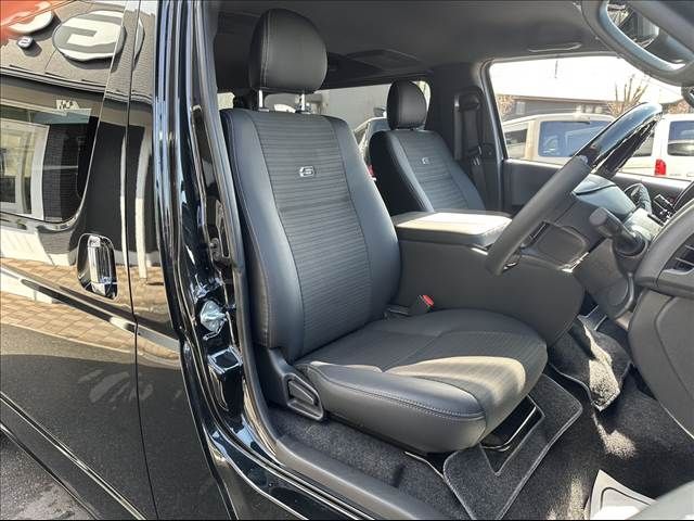 TOYOTA HIACE VAN 2WD 2025 Image 31