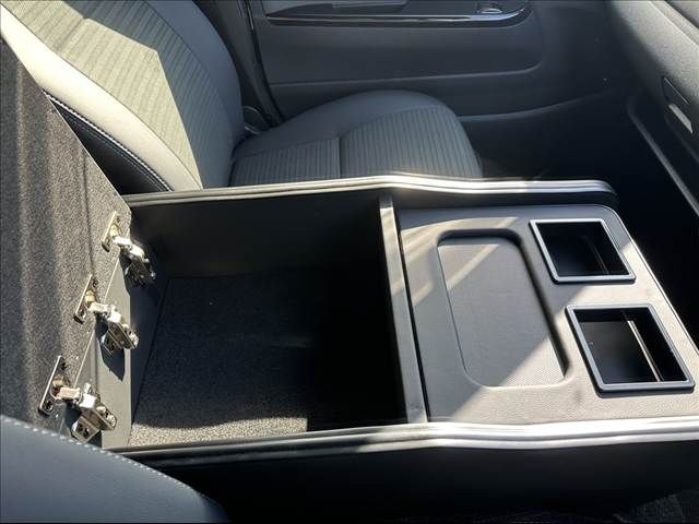 TOYOTA HIACE VAN 2WD 2025 Image 31