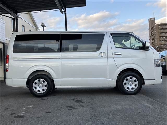 TOYOTA HIACE VAN 2WD 2025 Image 31