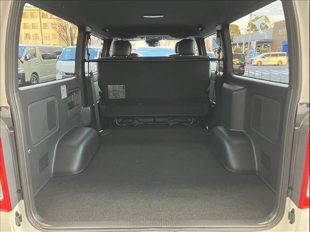 TOYOTA HIACE VAN 2WD 2025 Image 31