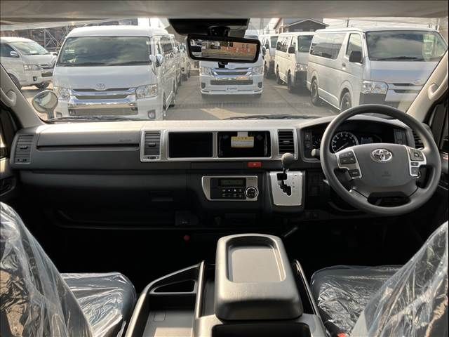 TOYOTA HIACE VAN 2WD 2026 Image 31