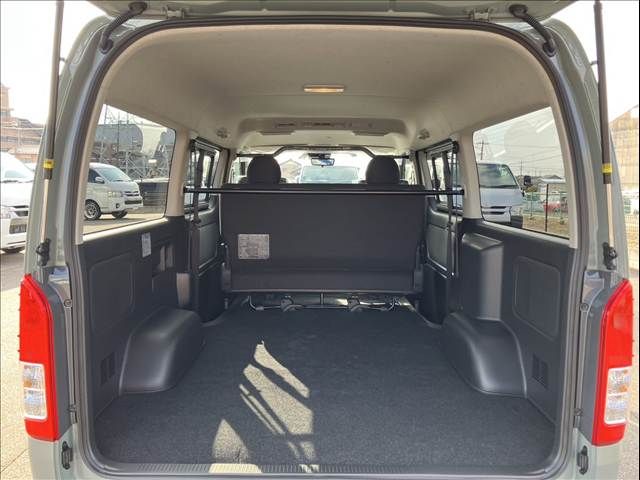 TOYOTA HIACE VAN 2WD 2026 Image 31