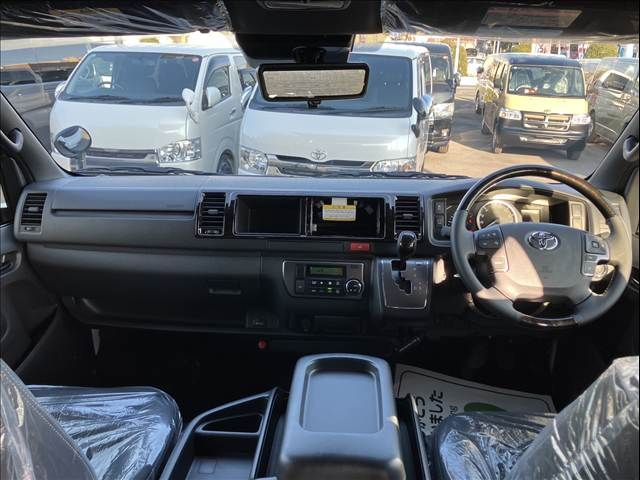 TOYOTA HIACE VAN 4WD 2026 Image 31