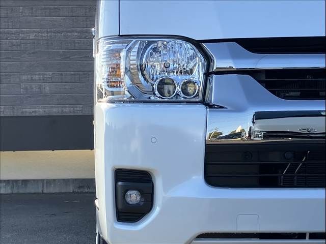 TOYOTA HIACE VAN 4WD 2026 Image 31