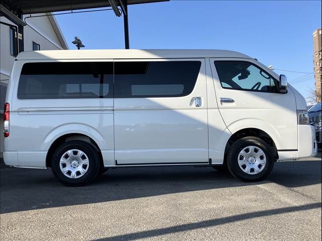 TOYOTA HIACE VAN 4WD 2026 Image 31