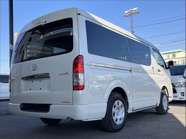 TOYOTA HIACE VAN 4WD 2026 Image 31