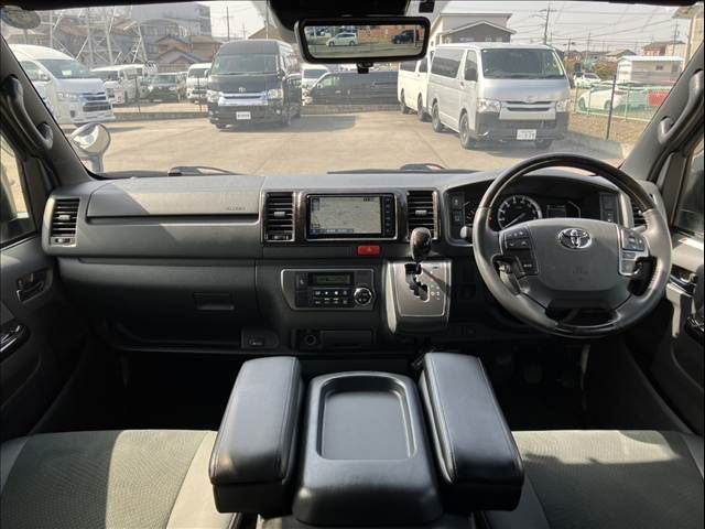 TOYOTA HIACE VAN 4WD 2022 Image 31