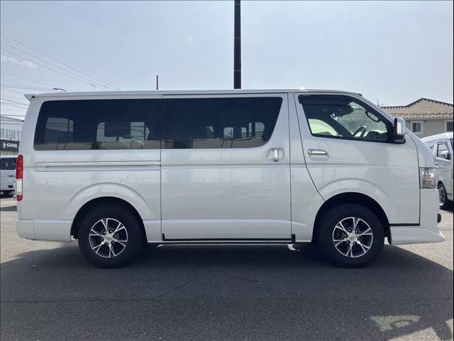 TOYOTA HIACE VAN 4WD 2022 Image 31
