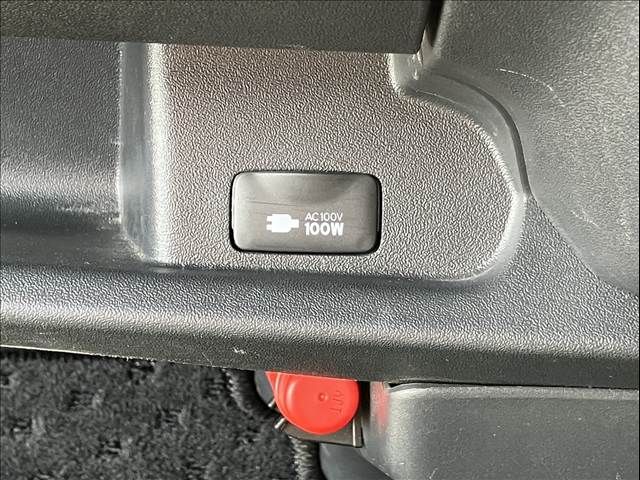 TOYOTA HIACE VAN 4WD 2022 Image 31