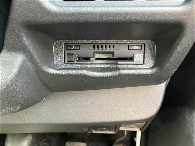 TOYOTA HIACE VAN 4WD 2022 Image 31