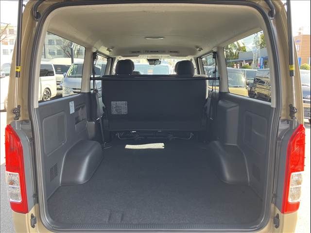 TOYOTA HIACE VAN 2WD 2026 Image 31