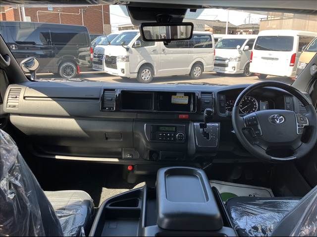 TOYOTA HIACE VAN 2WD 2026 Image 31