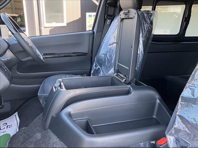 TOYOTA HIACE VAN 2WD 2026 Image 31