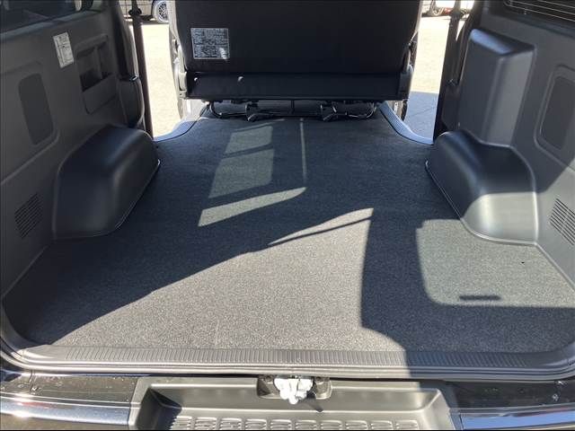 TOYOTA HIACE VAN 2WD 2026 Image 31