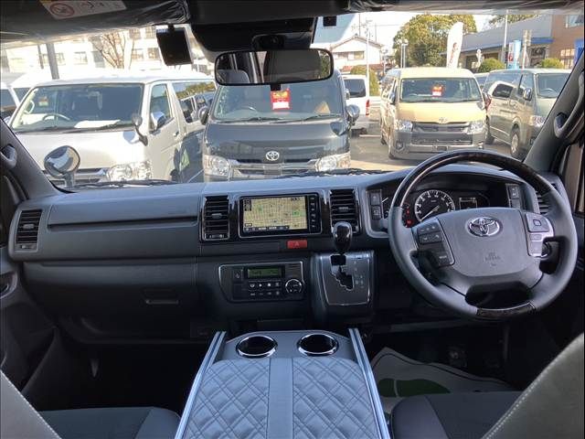 TOYOTA HIACE VAN 4WD 2022 Image 31