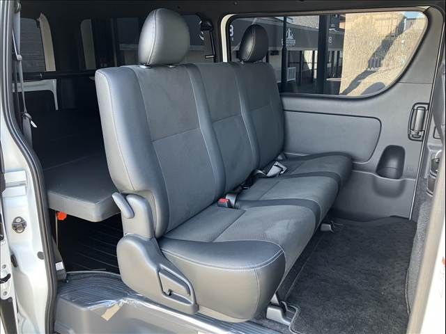 TOYOTA HIACE VAN 4WD 2022 Image 31