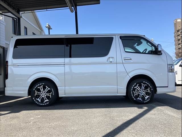 TOYOTA HIACE VAN 4WD 2022 Image 31