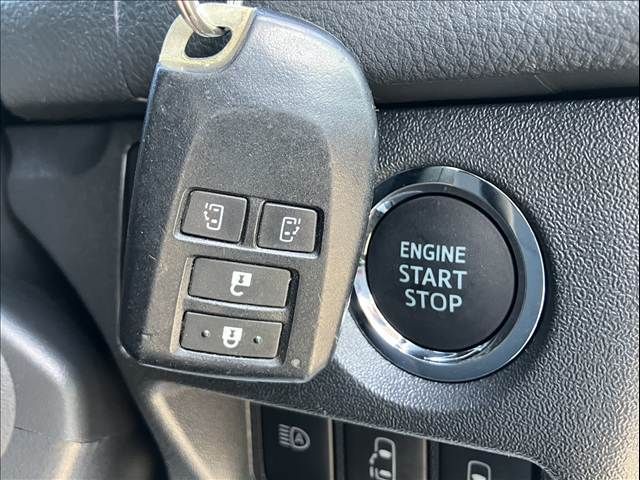 TOYOTA HIACE VAN 4WD 2022 Image 31