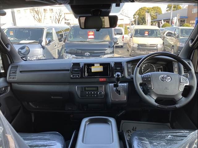 TOYOTA HIACE VAN 4WD 2026 Image 31