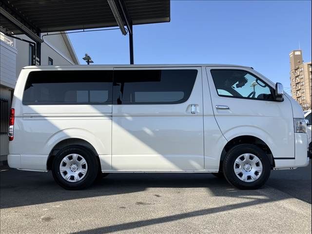 TOYOTA HIACE VAN 4WD 2026 Image 31