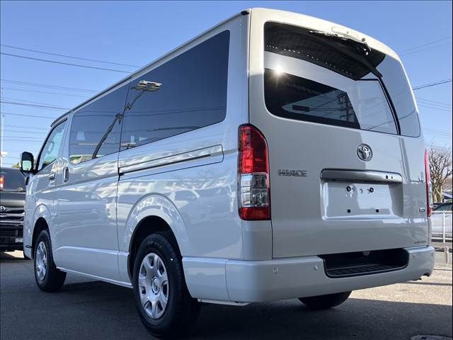 TOYOTA HIACE VAN 4WD 2026 Image 31