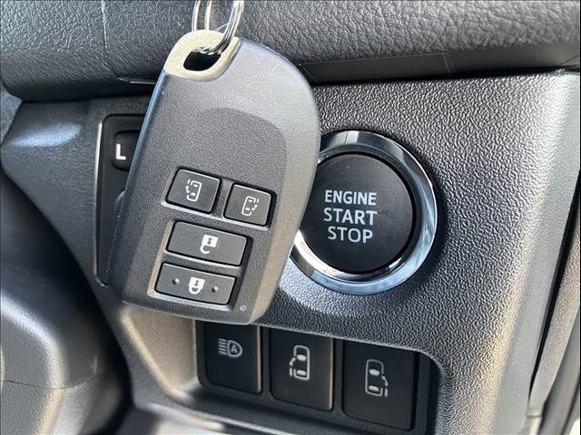 TOYOTA HIACE VAN 4WD 2026 Image 31