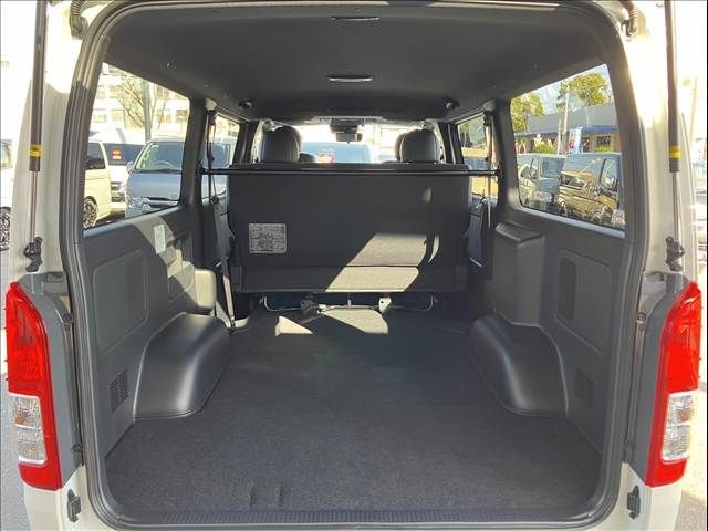 TOYOTA HIACE VAN 4WD 2026 Image 31