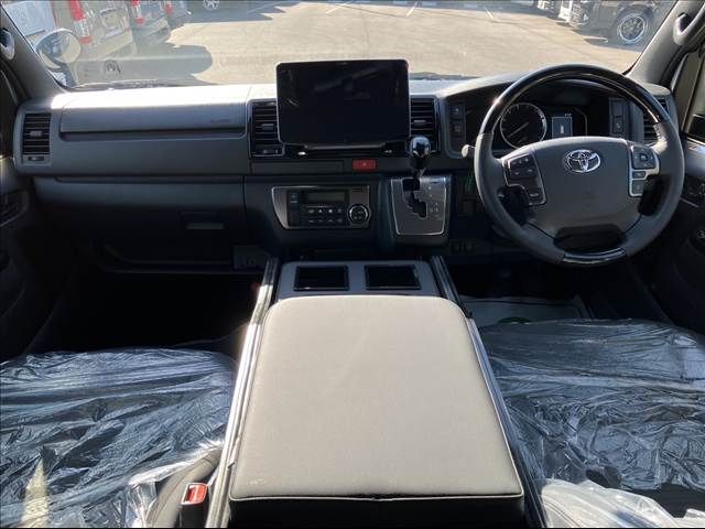 TOYOTA HIACE VAN 2WD 2025 Image 31