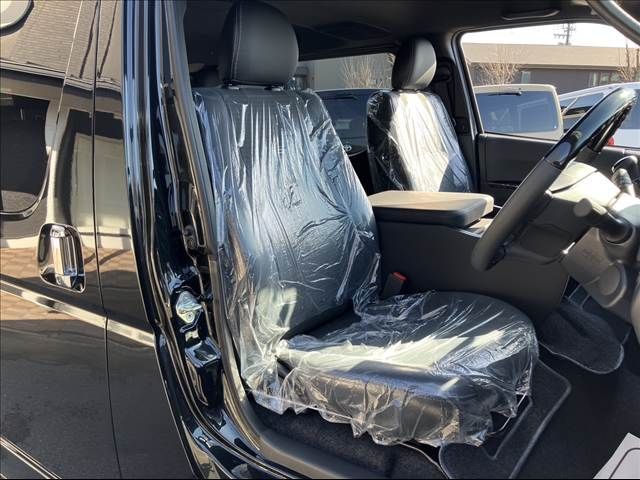 TOYOTA HIACE VAN 2WD 2025 Image 31