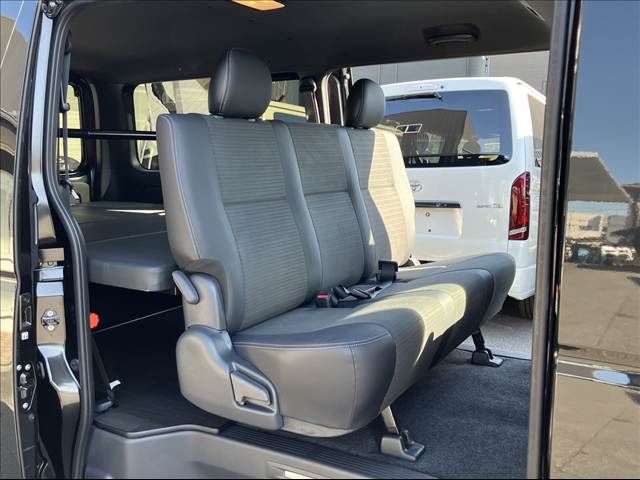 TOYOTA HIACE VAN 2WD 2025 Image 31