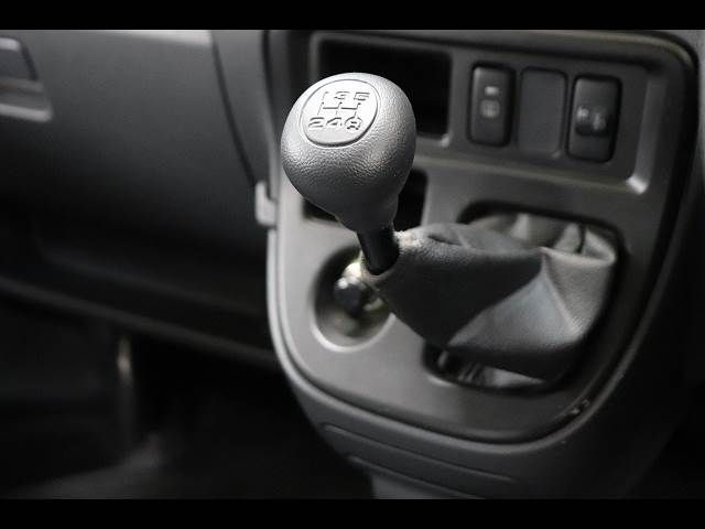 DAIHATSU HIJET CARGO 2017 Image 31