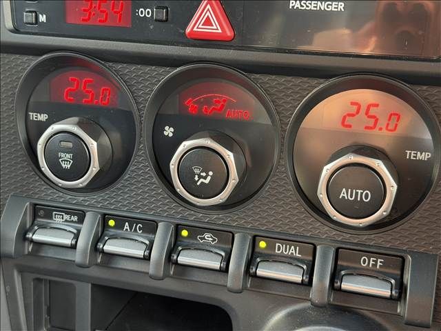 TOYOTA 86 2012 Image 31