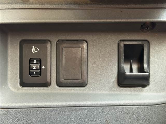 MITSUBISHI MINICAB TRUCK 4WD 2012 Image 31