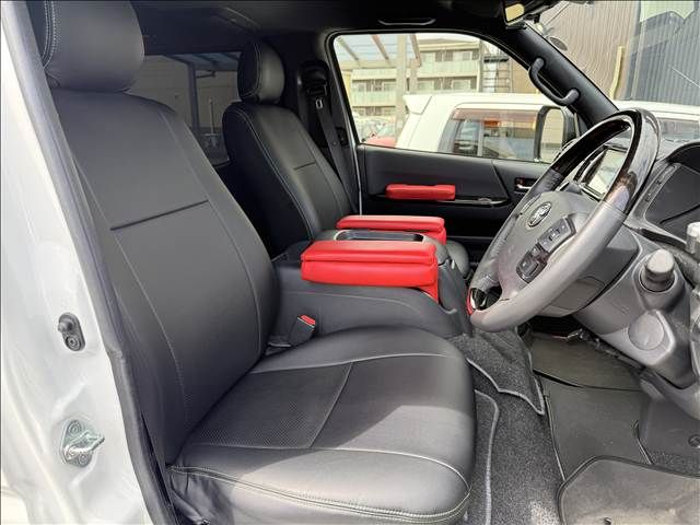 TOYOTA HIACE VAN 4WD 2023 Image 31