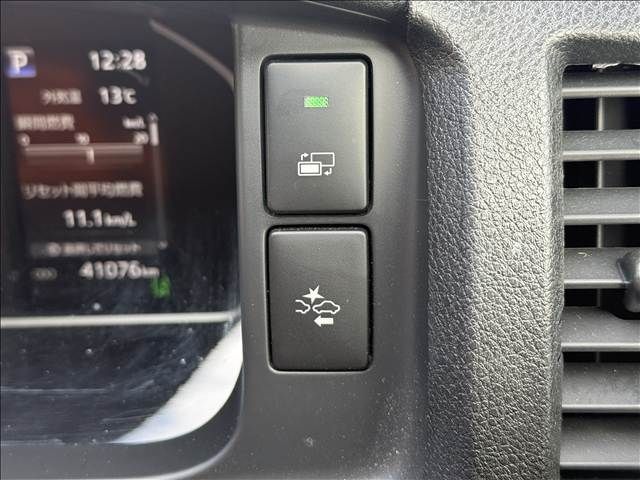 TOYOTA HIACE VAN 4WD 2023 Image 31