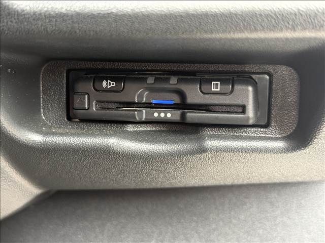 TOYOTA HIACE VAN 4WD 2023 Image 31