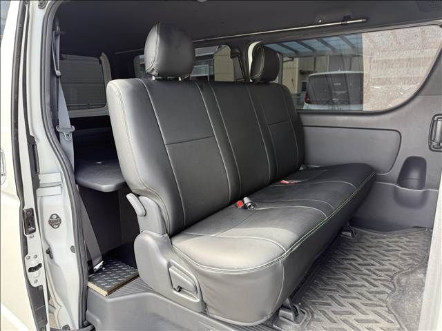 TOYOTA HIACE VAN 4WD 2023 Image 31