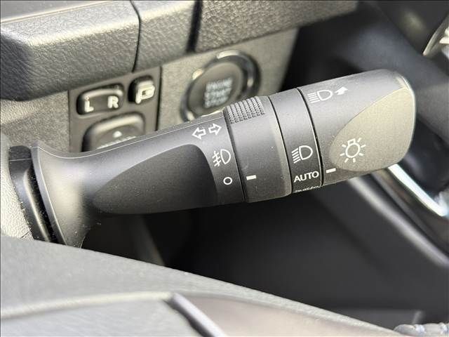 TOYOTA HIACE VAN 4WD 2023 Image 31