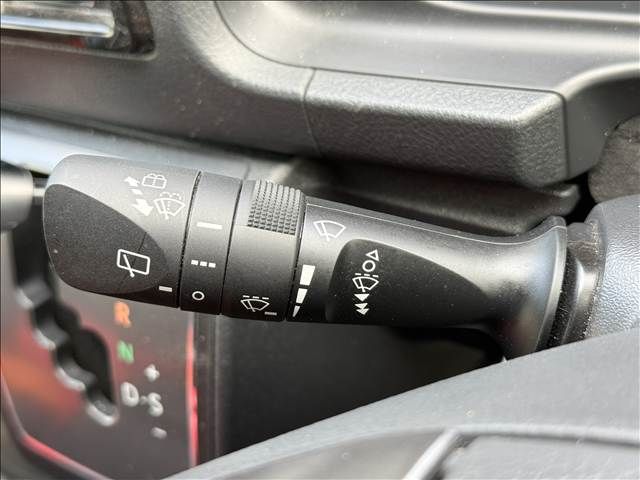 TOYOTA HIACE VAN 4WD 2023 Image 31