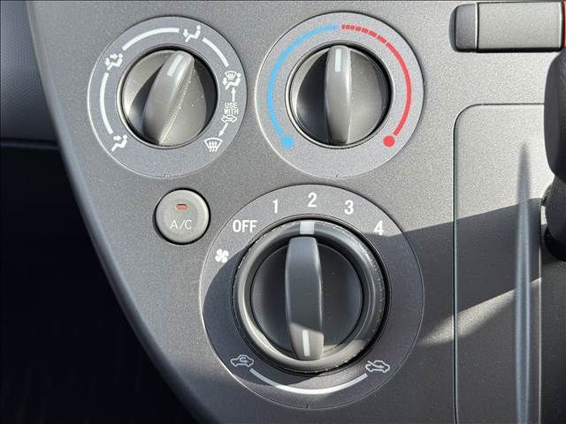 DAIHATSU SONICA 2006 Image 31