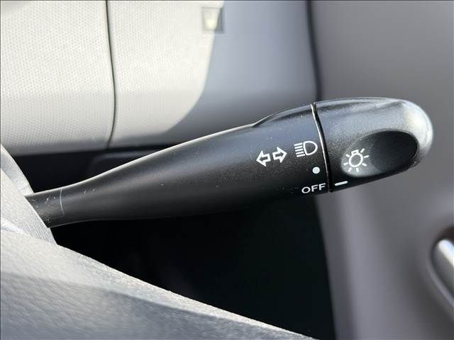 DAIHATSU SONICA 2006 Image 31