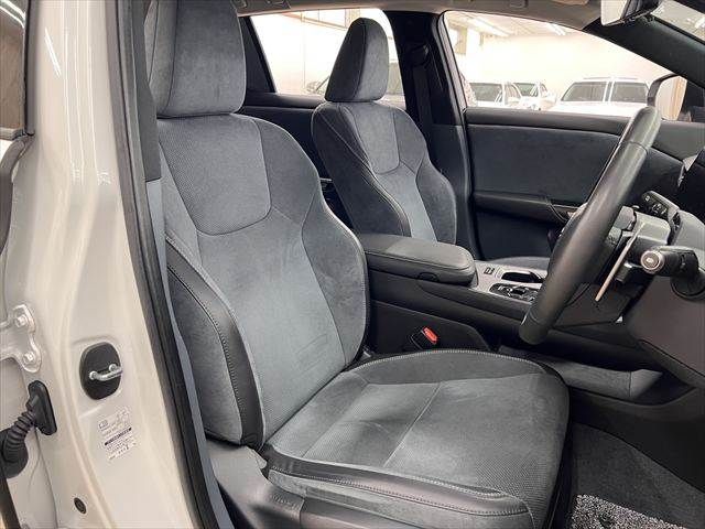 TOYOTA LEXUS RZ450E 2023 Image 31