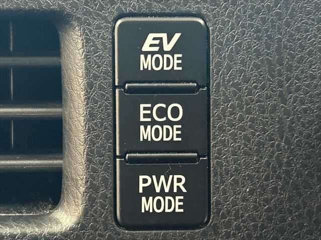 TOYOTA VOXY 2017 Image 31